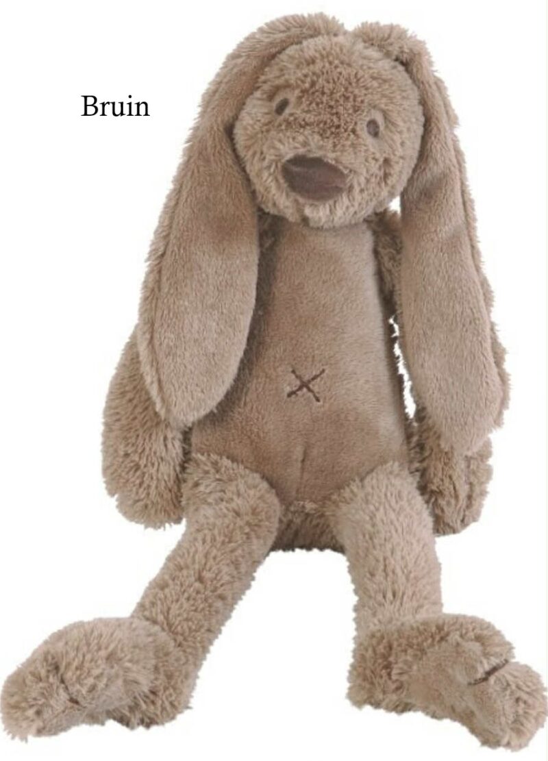 Knuffel van een konijn in het bruin