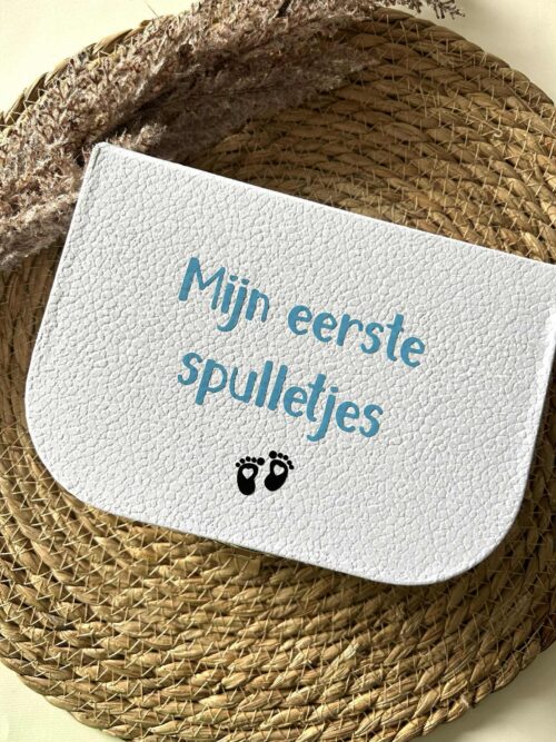 Koffertje voor de eerste spulletjes.