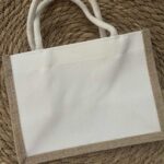 klein blanco tasje om te bedrukken.